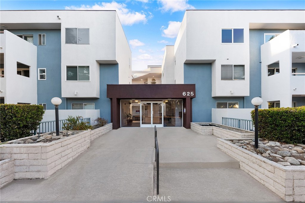 625 E Del Mar Boulevard 106