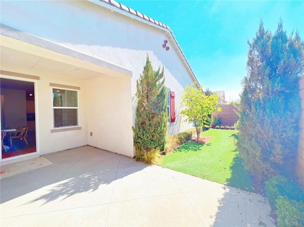 3410 E Foxglove Way