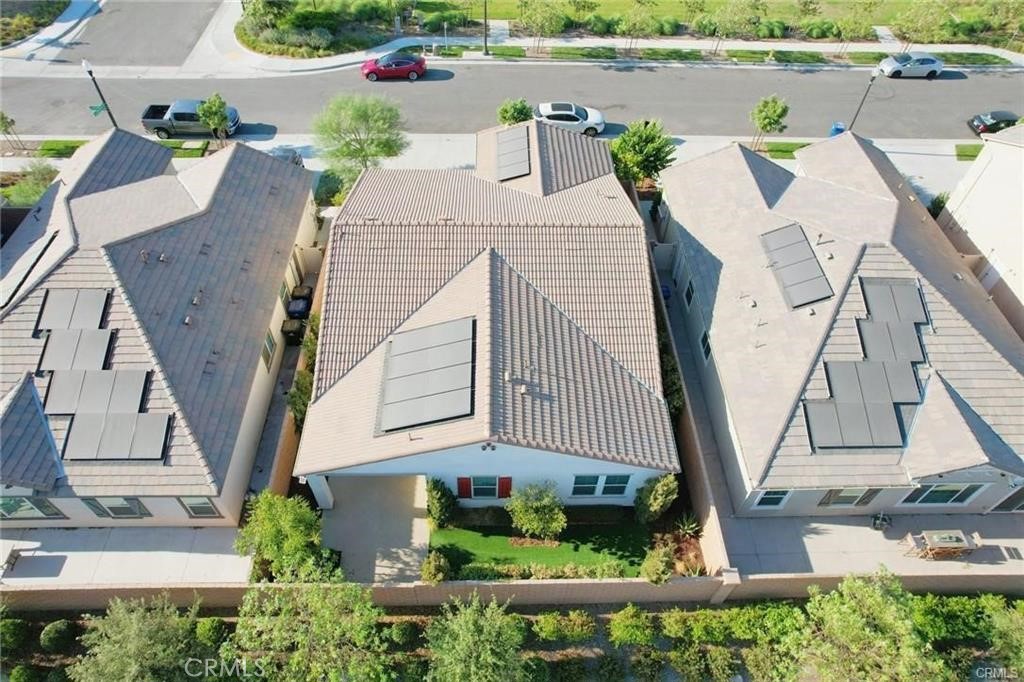 3410 E Foxglove Way
