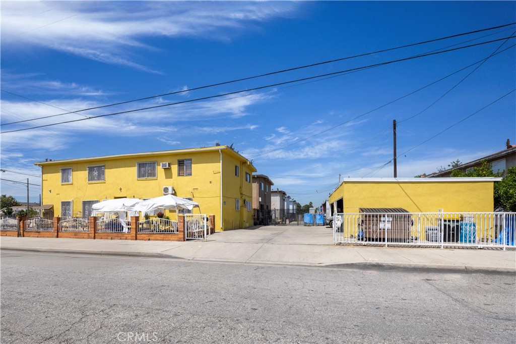 10829 Elliott Avenue