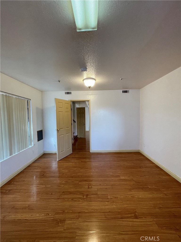 1510 S Curtis Avenue