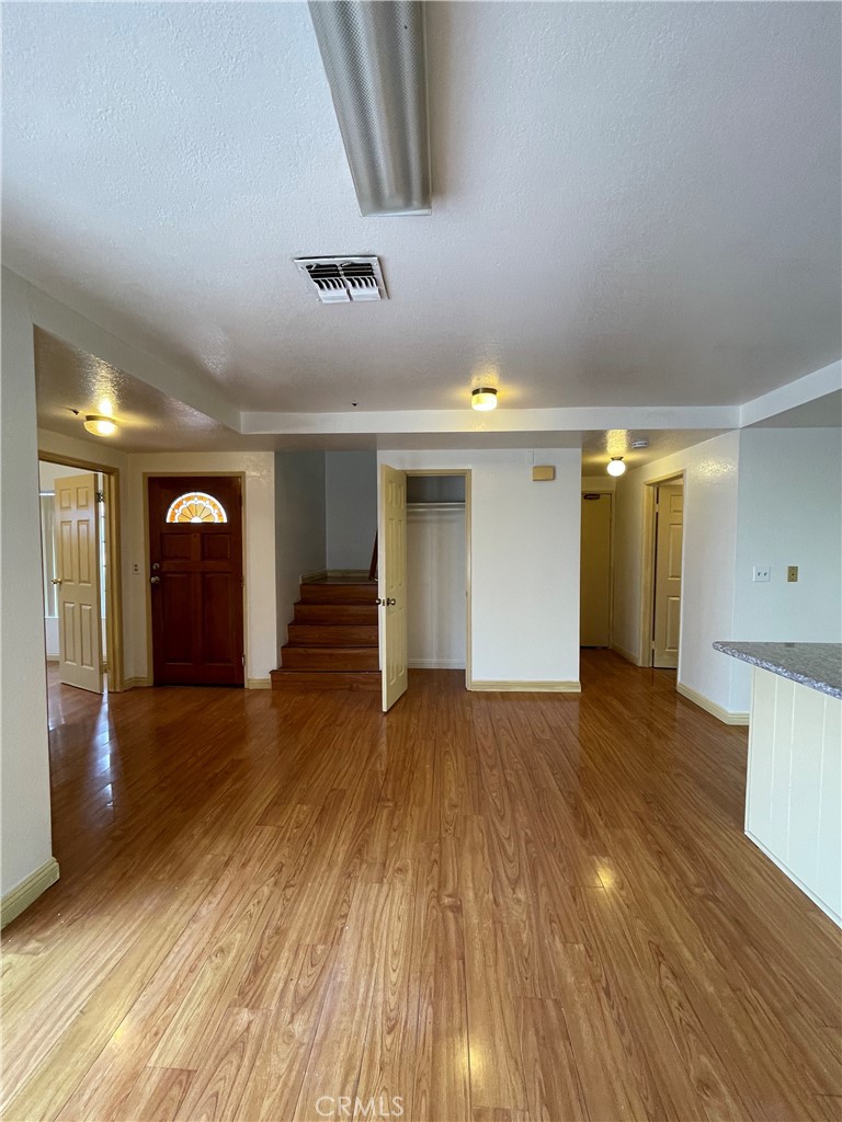 1510 S Curtis Avenue