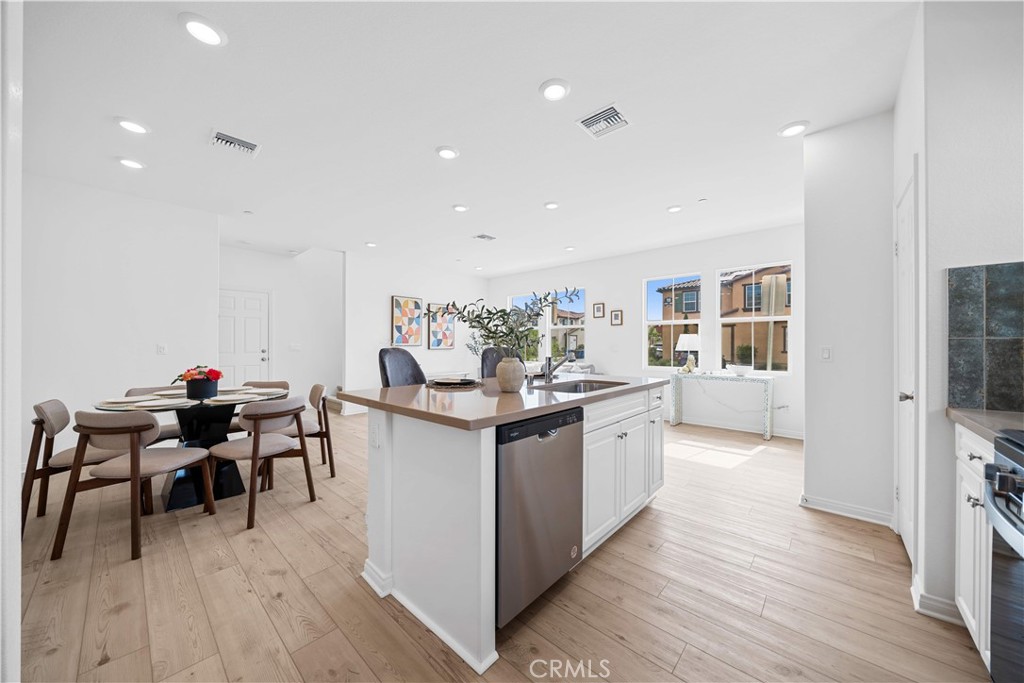 4214 s. Laguna Ave.