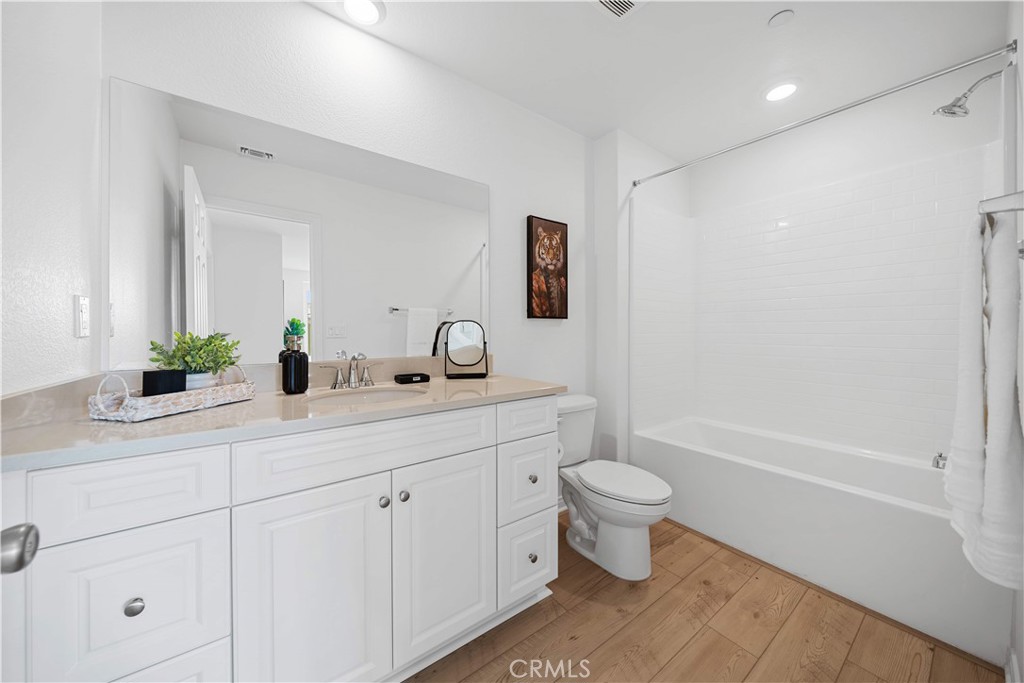 4214 s. Laguna Ave.