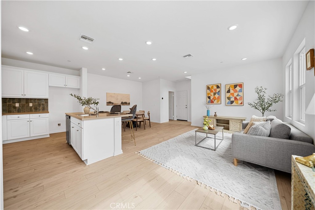 4214 s. Laguna Ave.