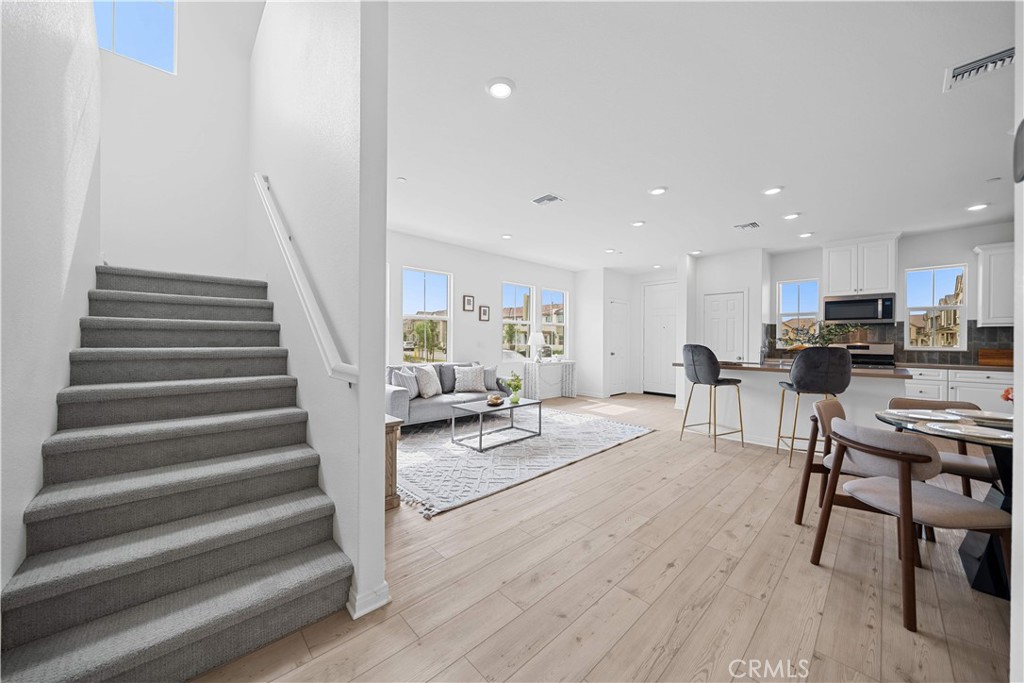 4214 s. Laguna Ave.