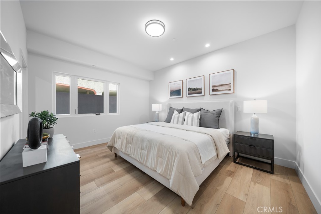 150 S Oak Knoll Avenue 103