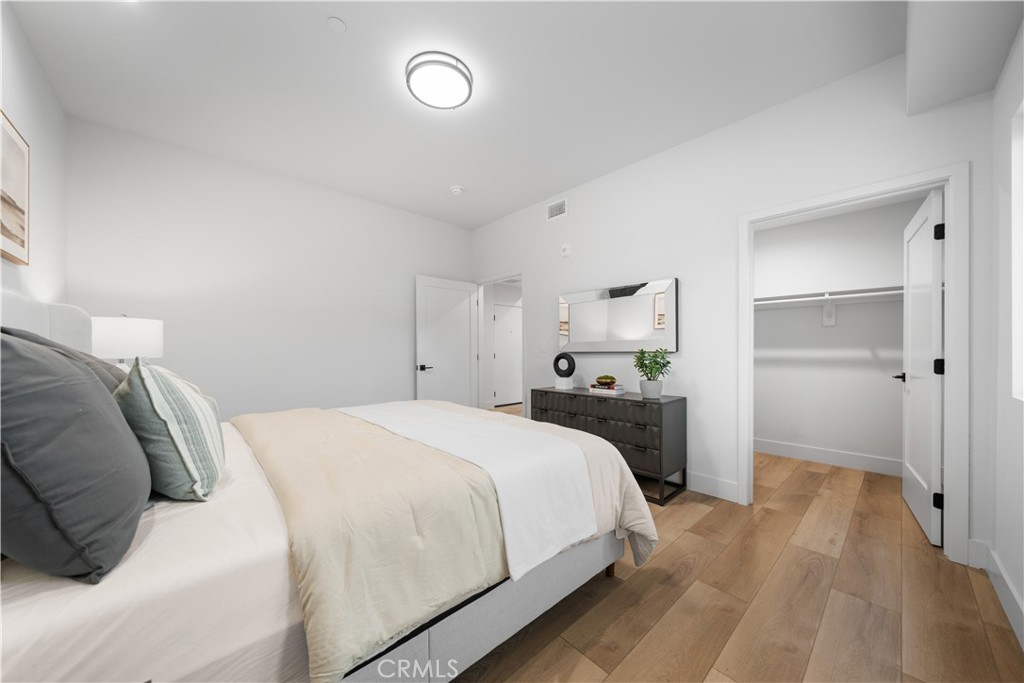 150 S Oak Knoll Avenue 103