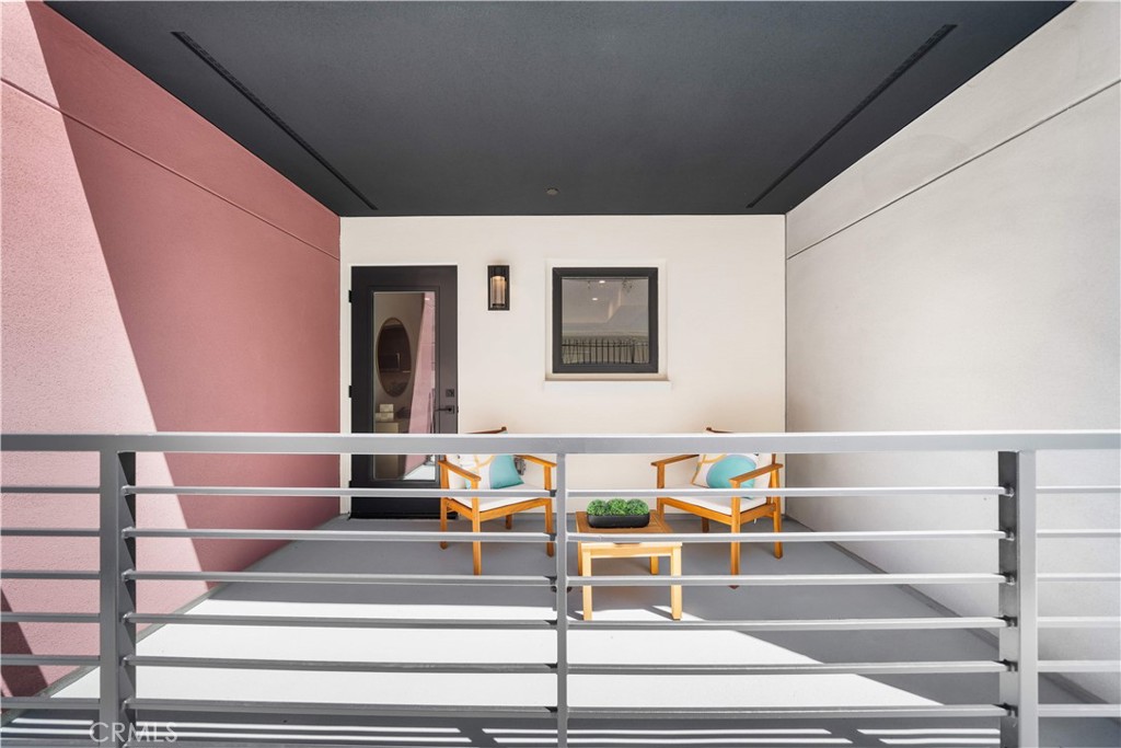 150 S Oak Knoll Avenue 104