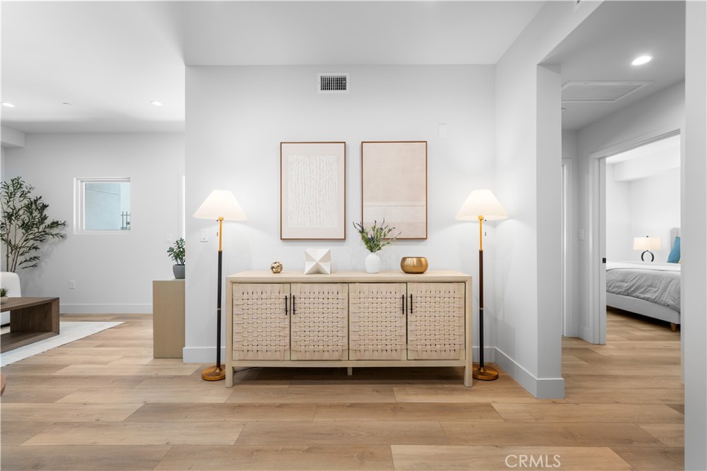 150 S Oak Knoll Avenue 104