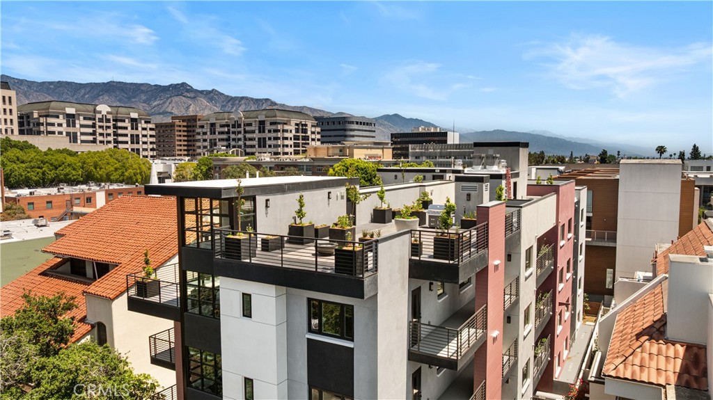 150 S Oak Knoll Avenue 104