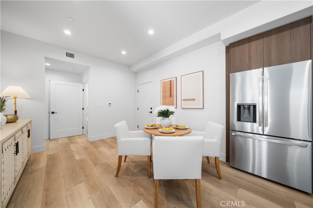 150 S Oak Knoll Avenue 104