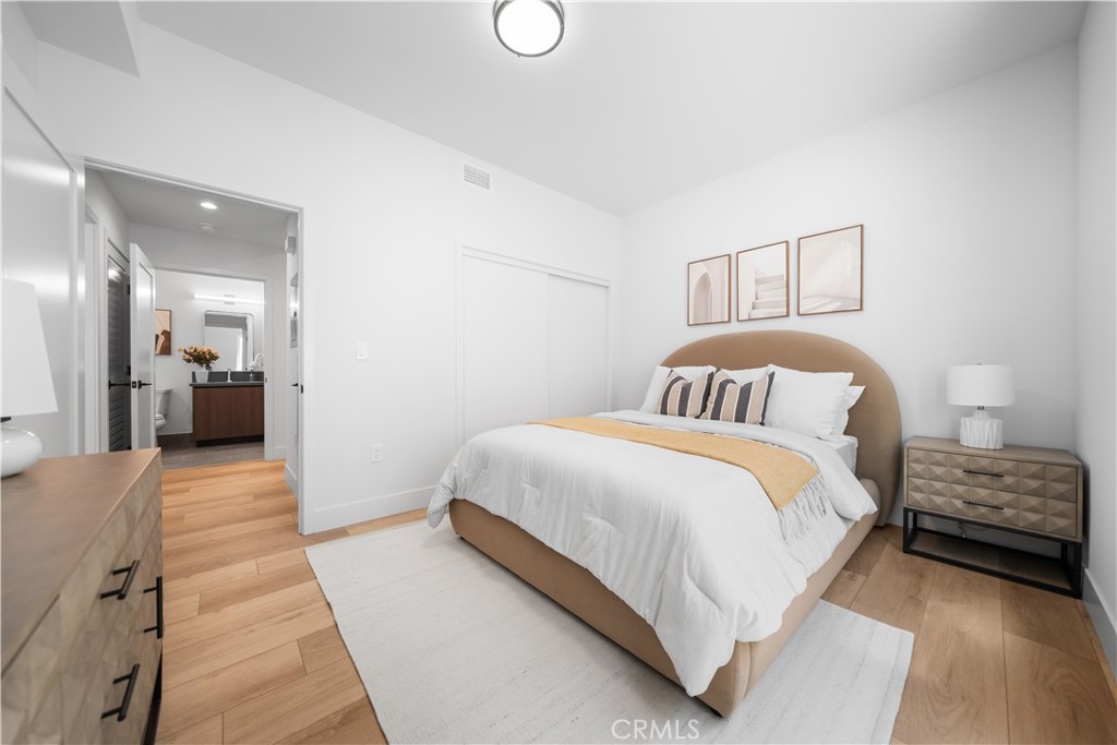 150 S Oak Knoll Avenue 104