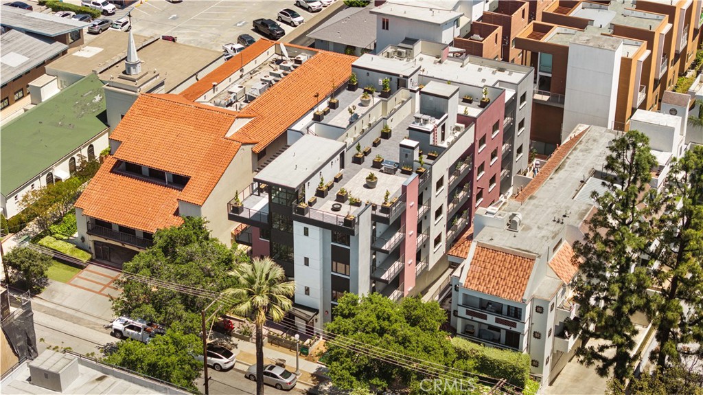 150 S Oak Knoll Avenue 104