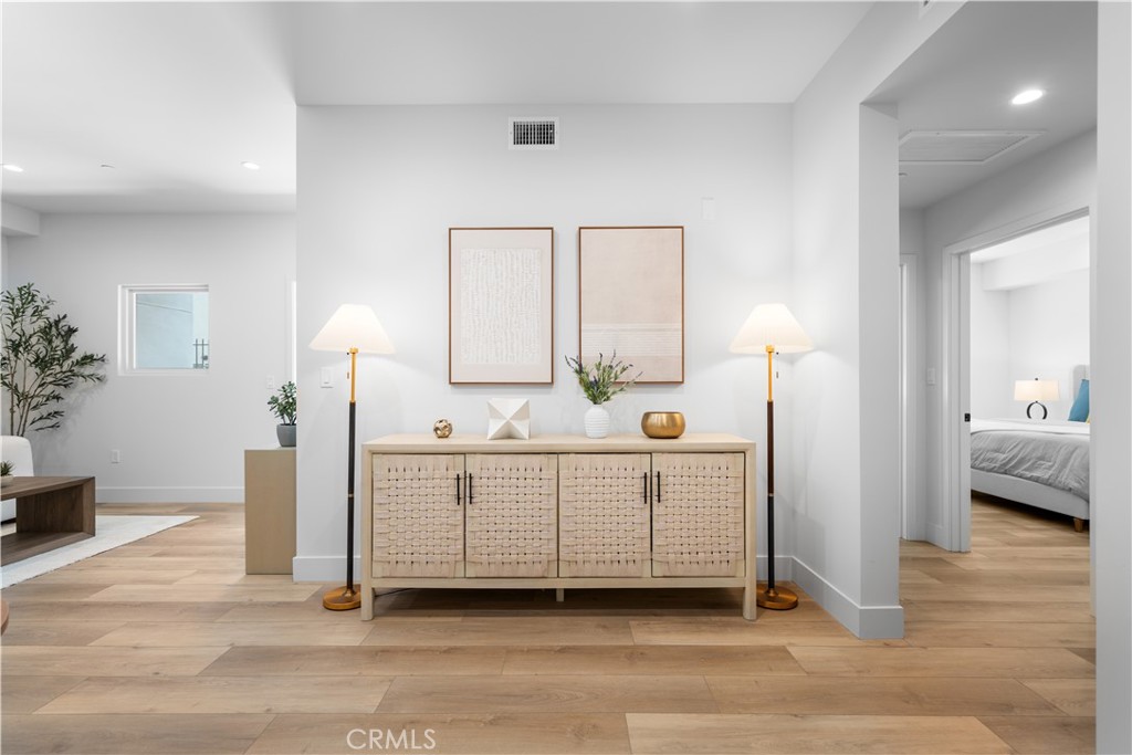 150 S Oak Knoll Avenue 104