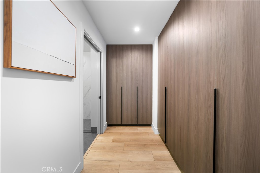 150 S Oak Knoll Avenue 104