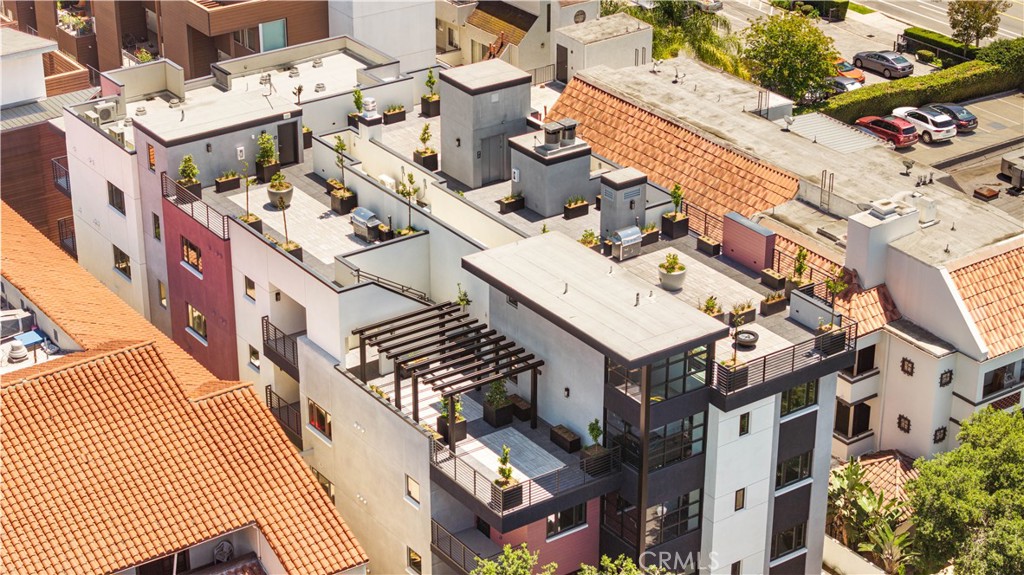 150 S Oak Knoll Avenue 104