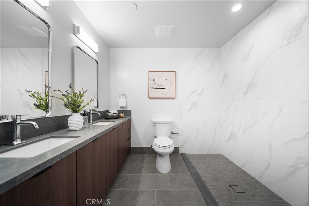 150 S Oak Knoll Avenue 104