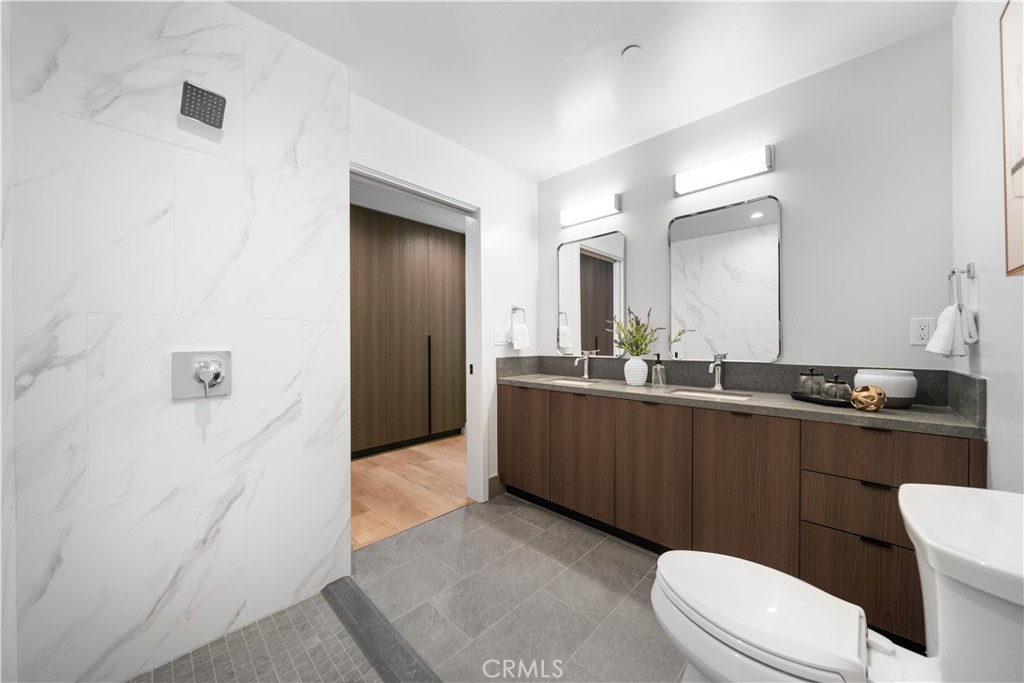 150 S Oak Knoll Avenue 104