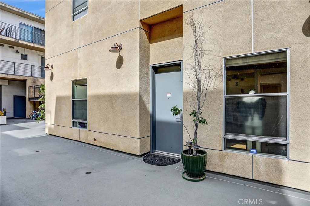 1401 Mission Street 105
