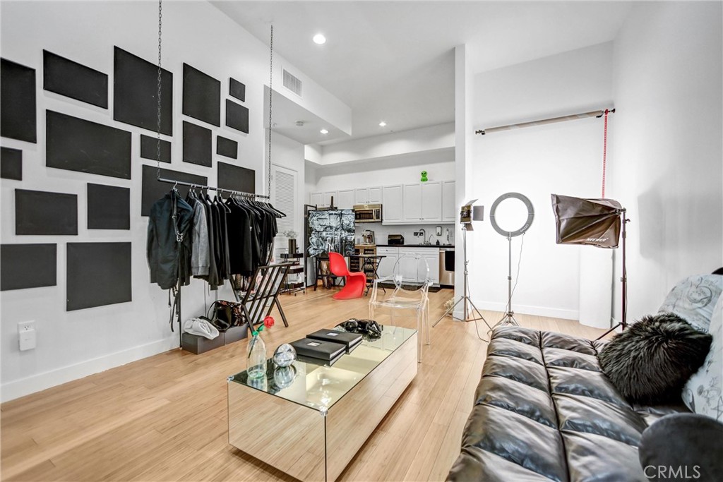 1401 Mission Street 105