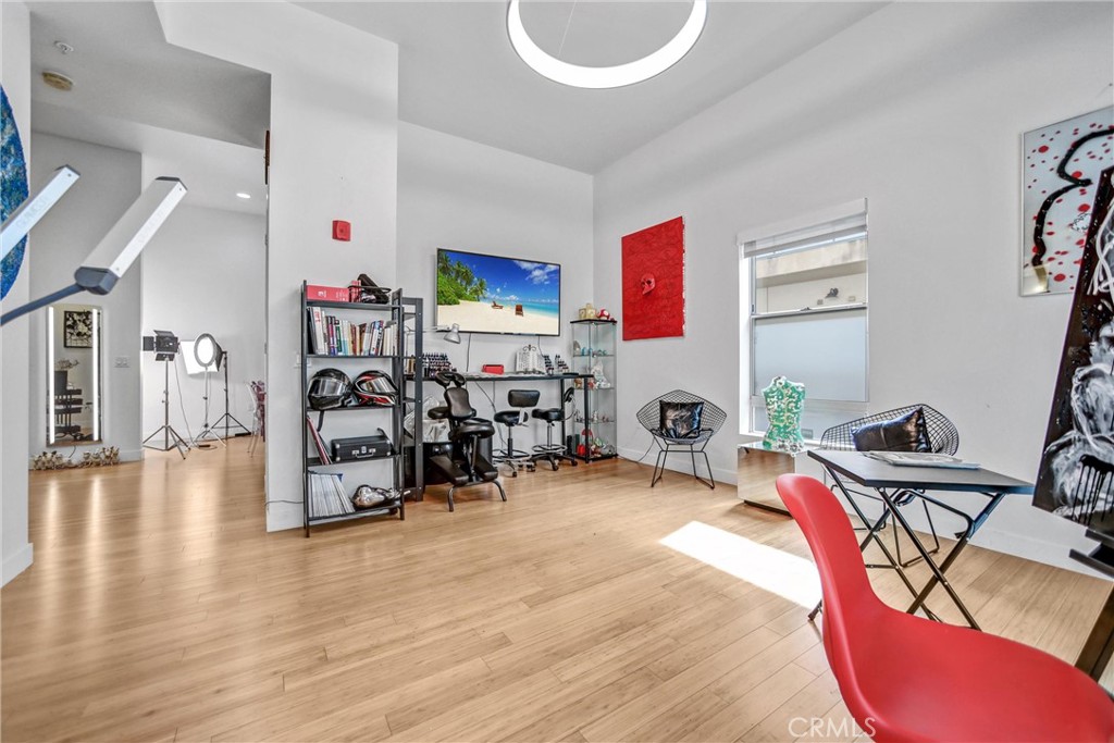 1401 Mission Street 105