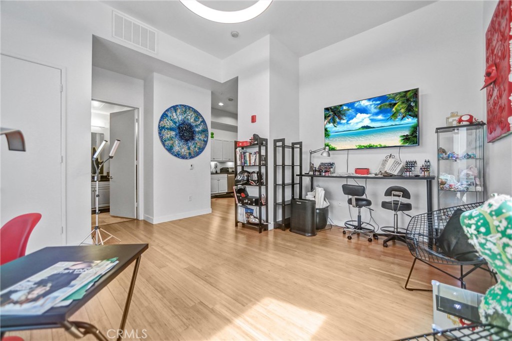 1401 Mission Street 105