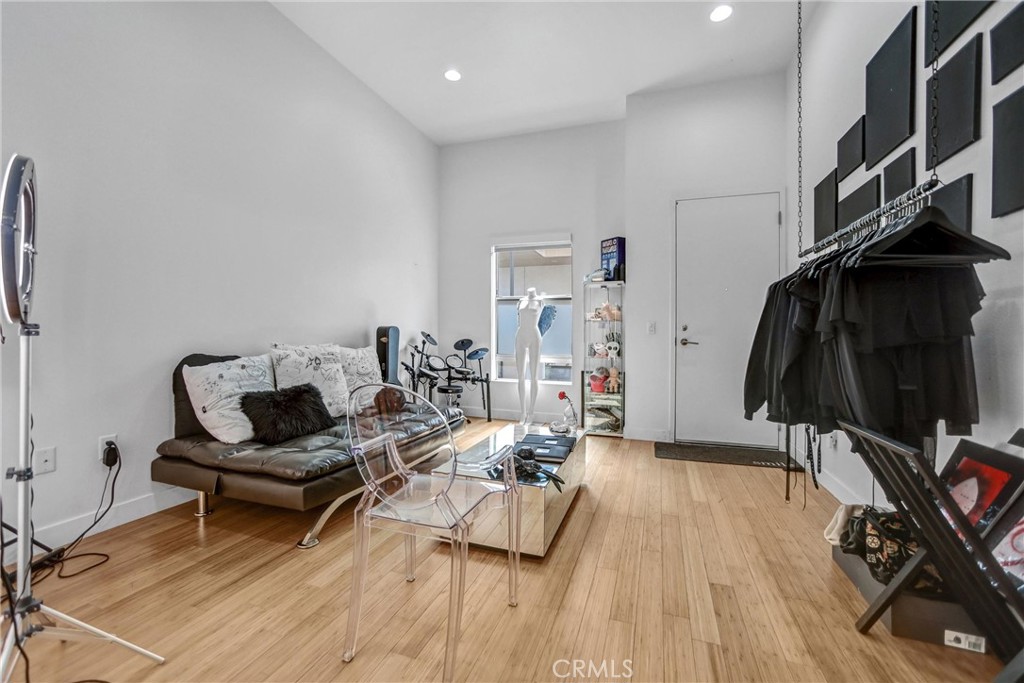 1401 Mission Street 105