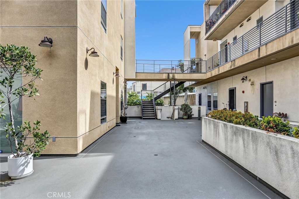 1401 Mission Street 105