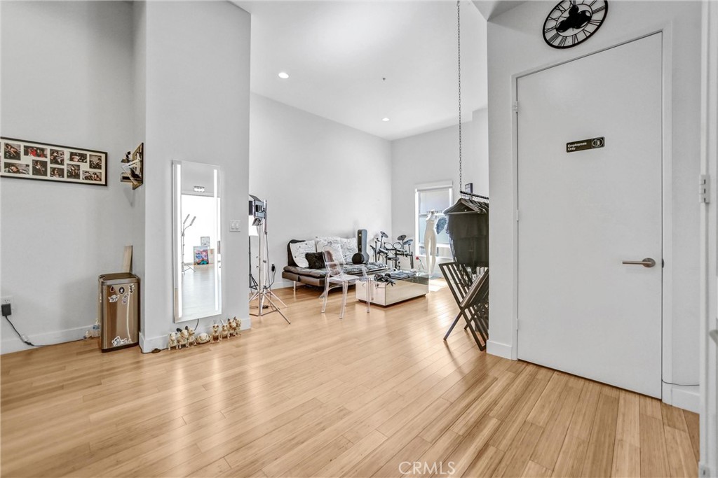 1401 Mission Street 105