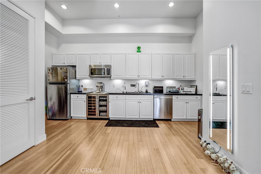 1401 Mission Street 105