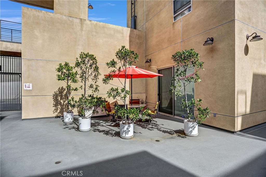 1401 Mission Street 105