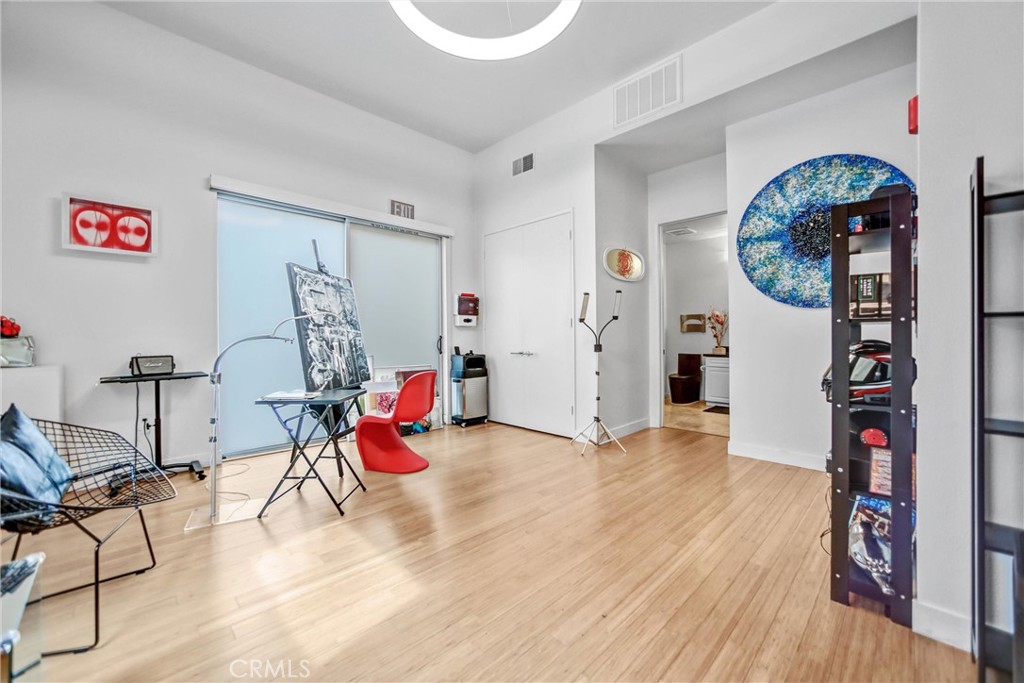 1401 Mission Street 105