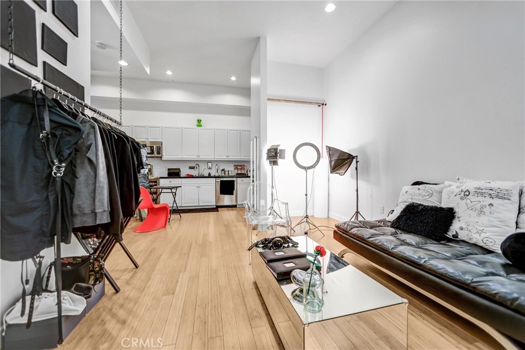 1401 Mission Street 105