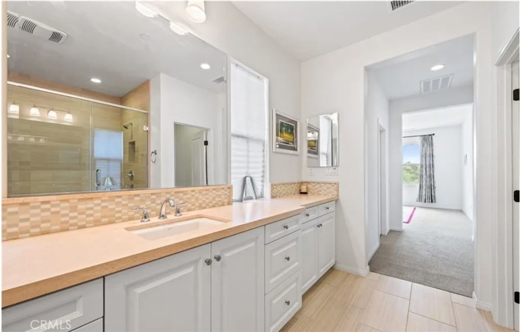 3433 Villa Drive