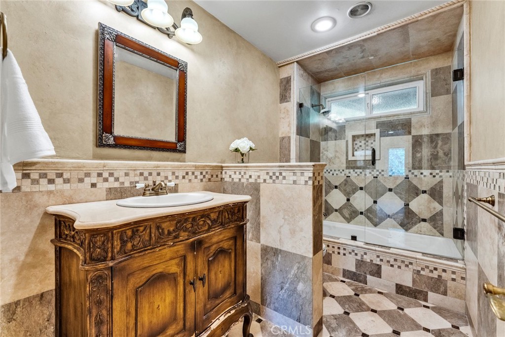 762 Harwood Court