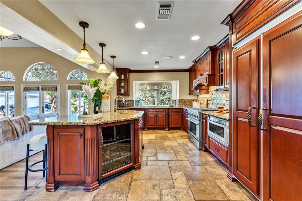 762 Harwood Court