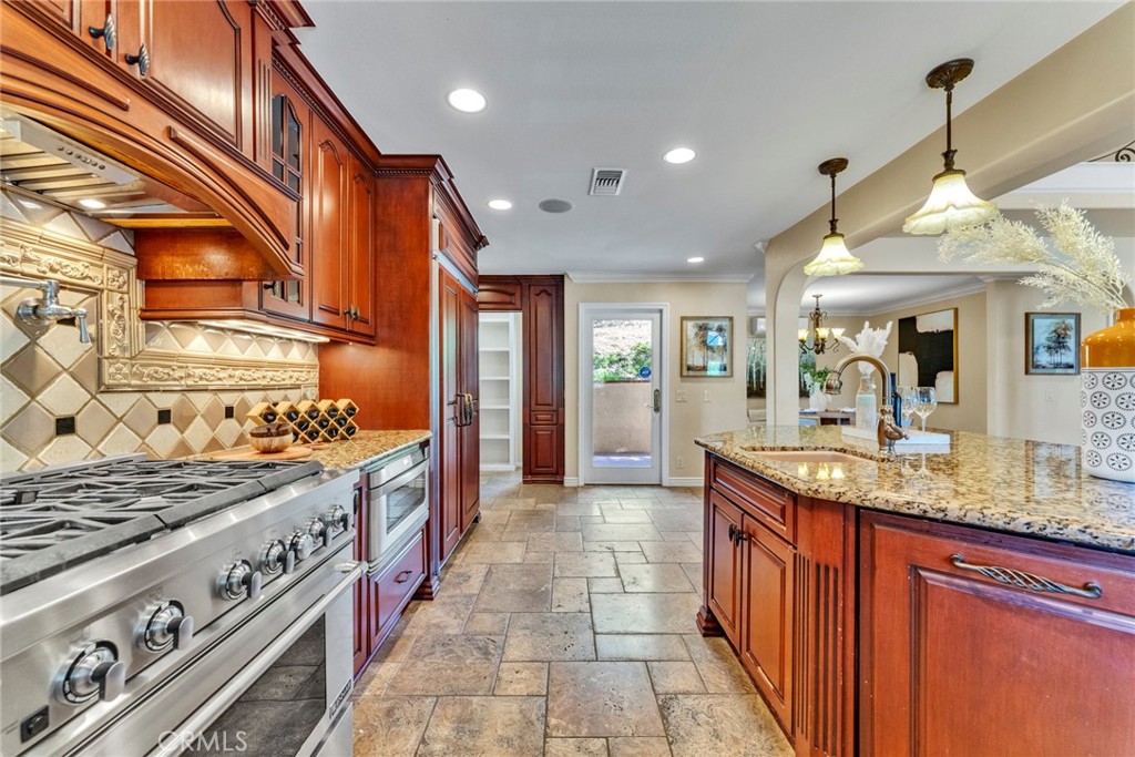 762 Harwood Court