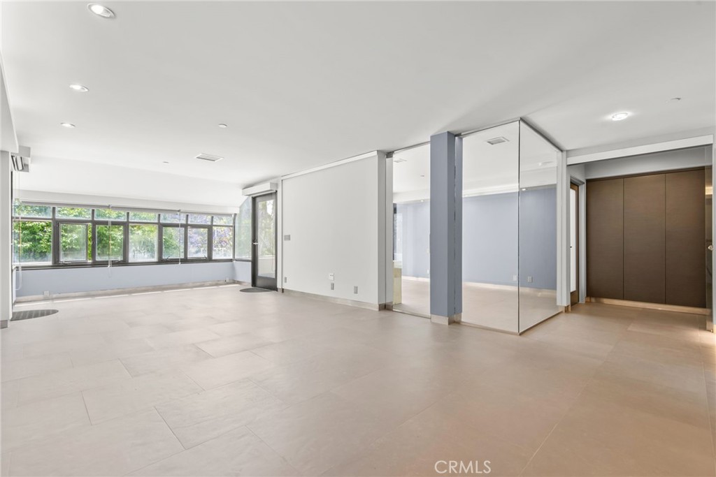 121 S Hope Street 9