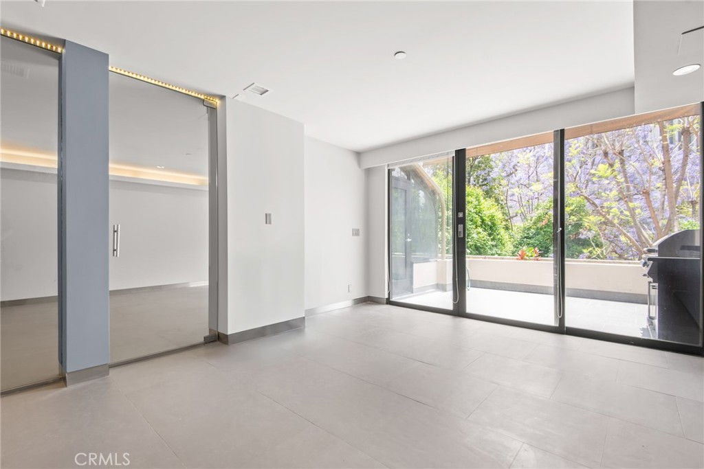 121 S Hope Street 9