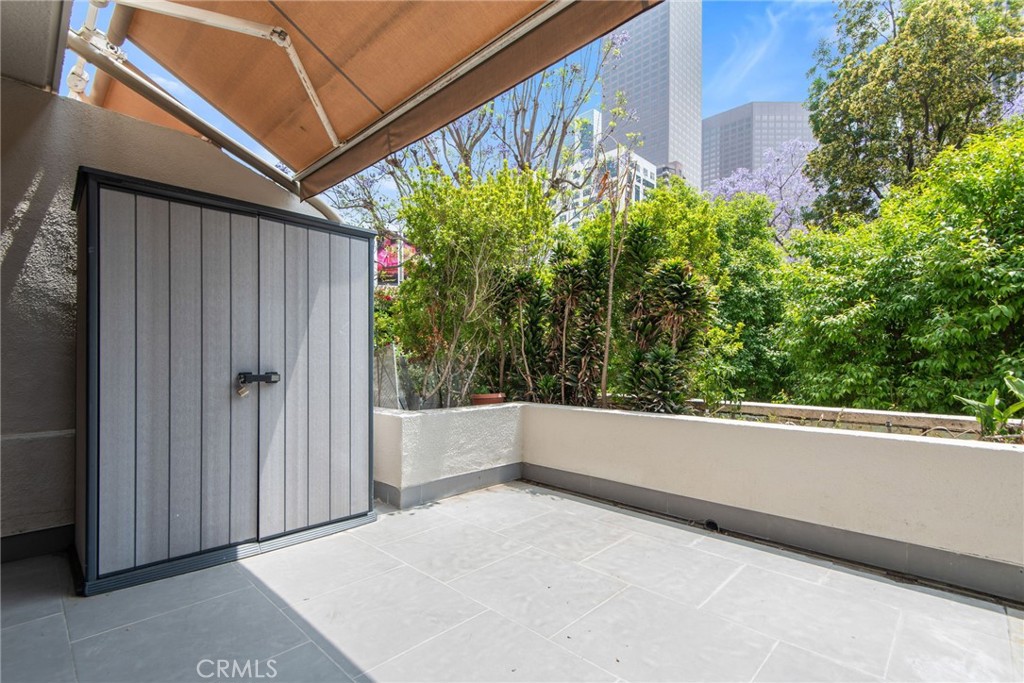 121 S Hope Street 9