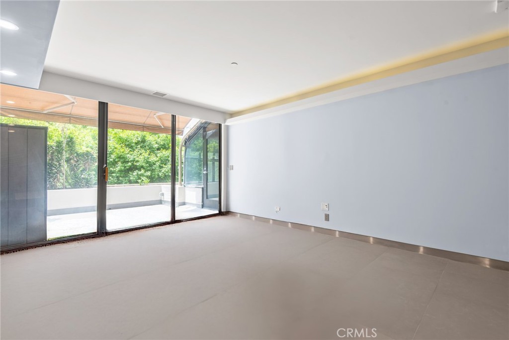 121 S Hope Street 9
