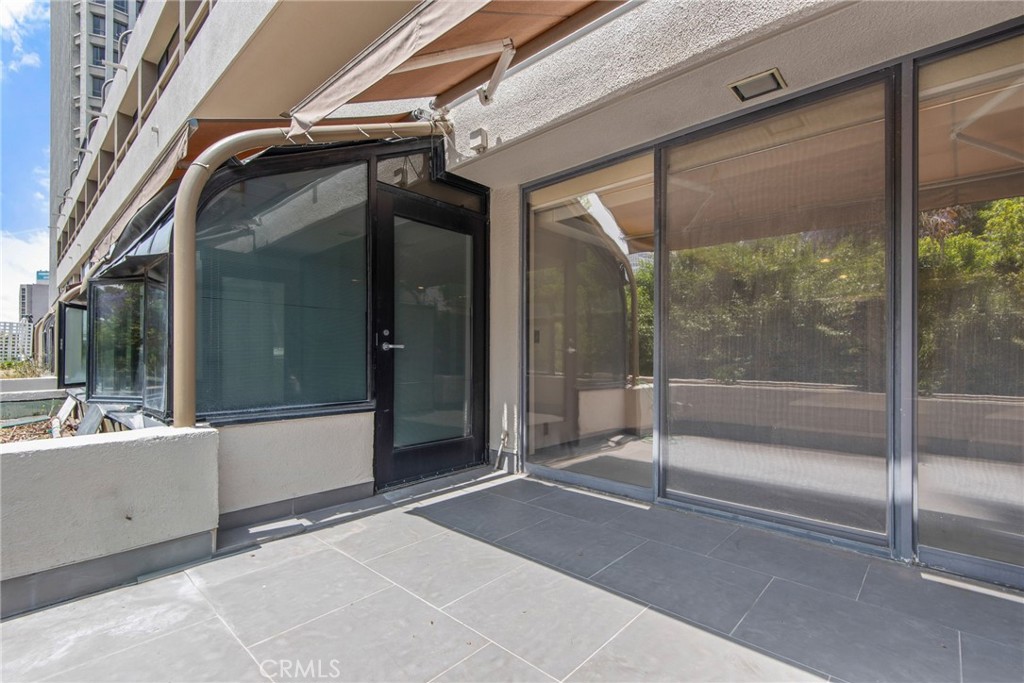 121 S Hope Street 9
