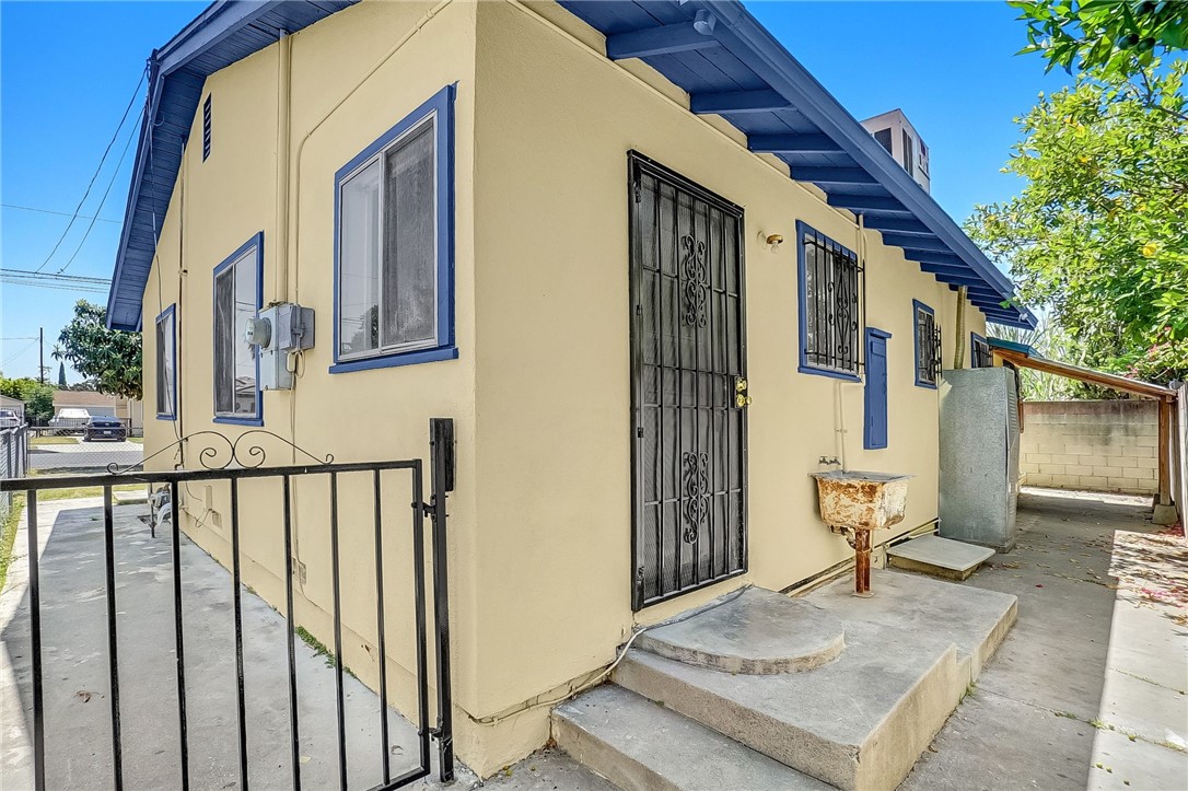 233 Russell Avenue