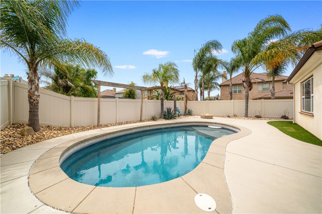 46239 Lone Pine Drive