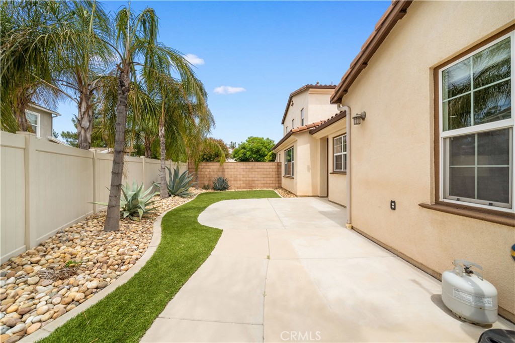 46239 Lone Pine Drive