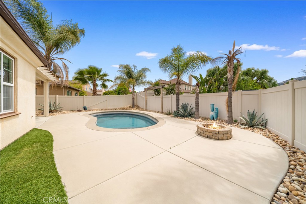 46239 Lone Pine Drive