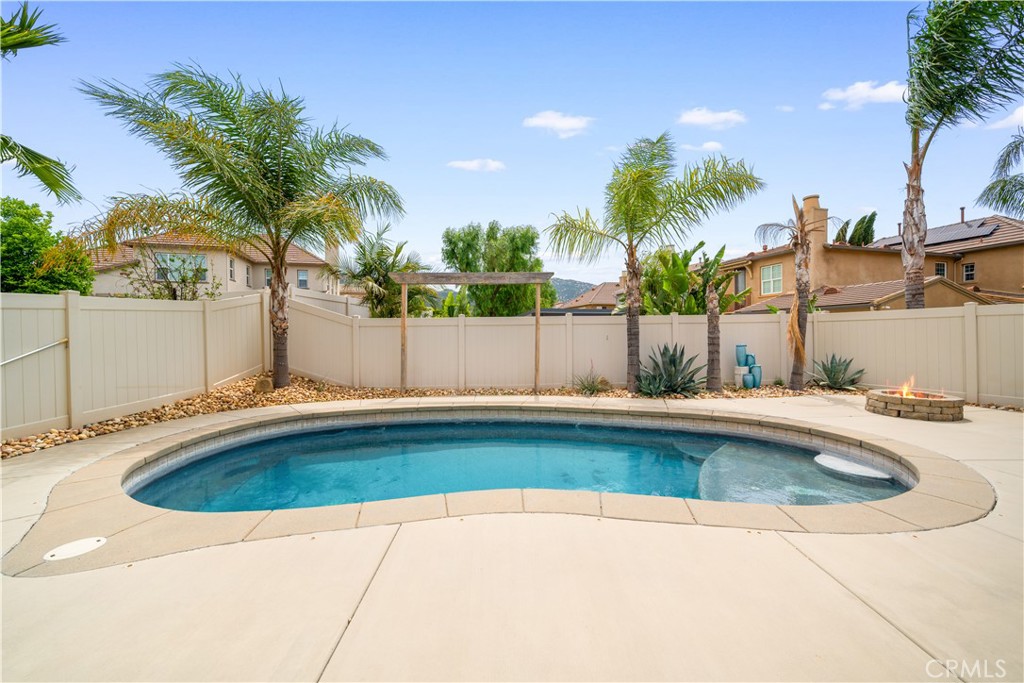 46239 Lone Pine Drive