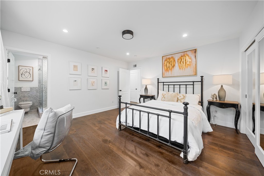 325 W Bellevue Drive