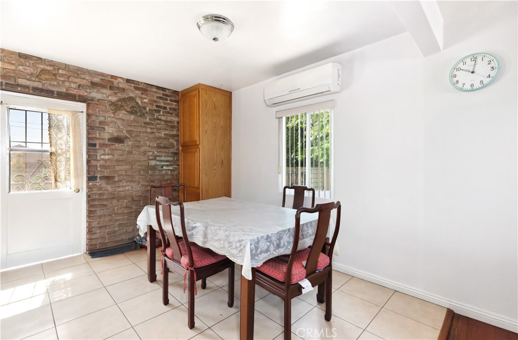 224 S Vernon Avenue